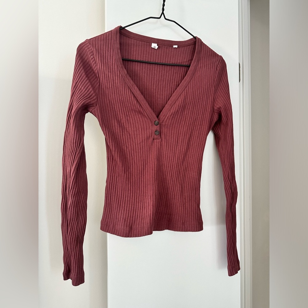 Kotn v-neck long sleeve t-shirt - excellent condition size S